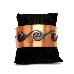 Vintage Bell Yrading Post Copper Wave Bracelet Repousse Design Unisex